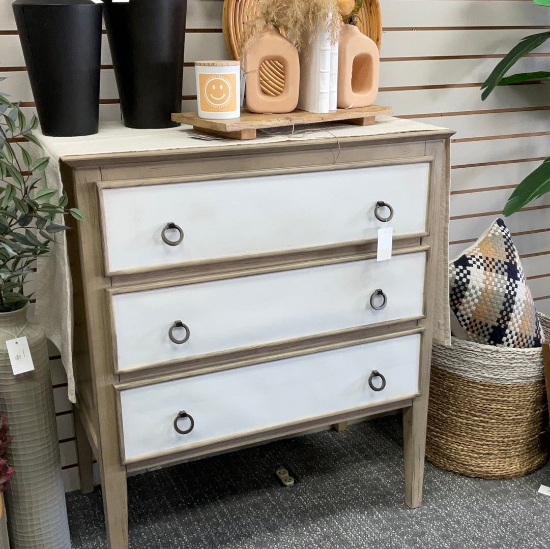 32x18x37 3 Drawer Chest