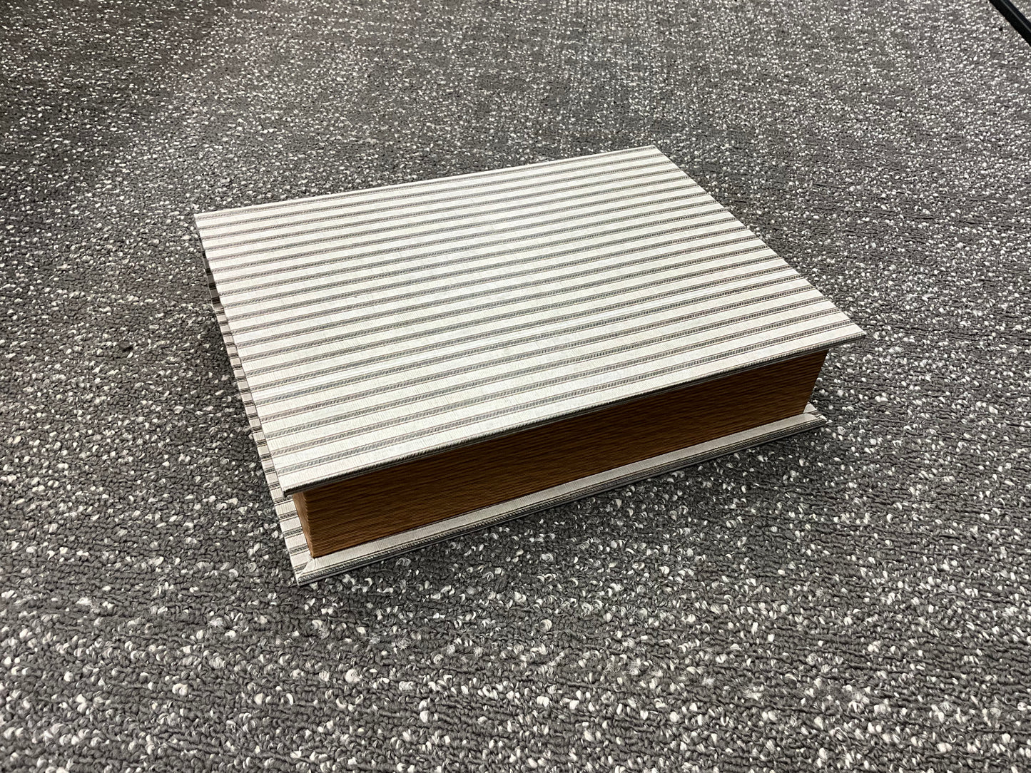 LG Canvas Book Box