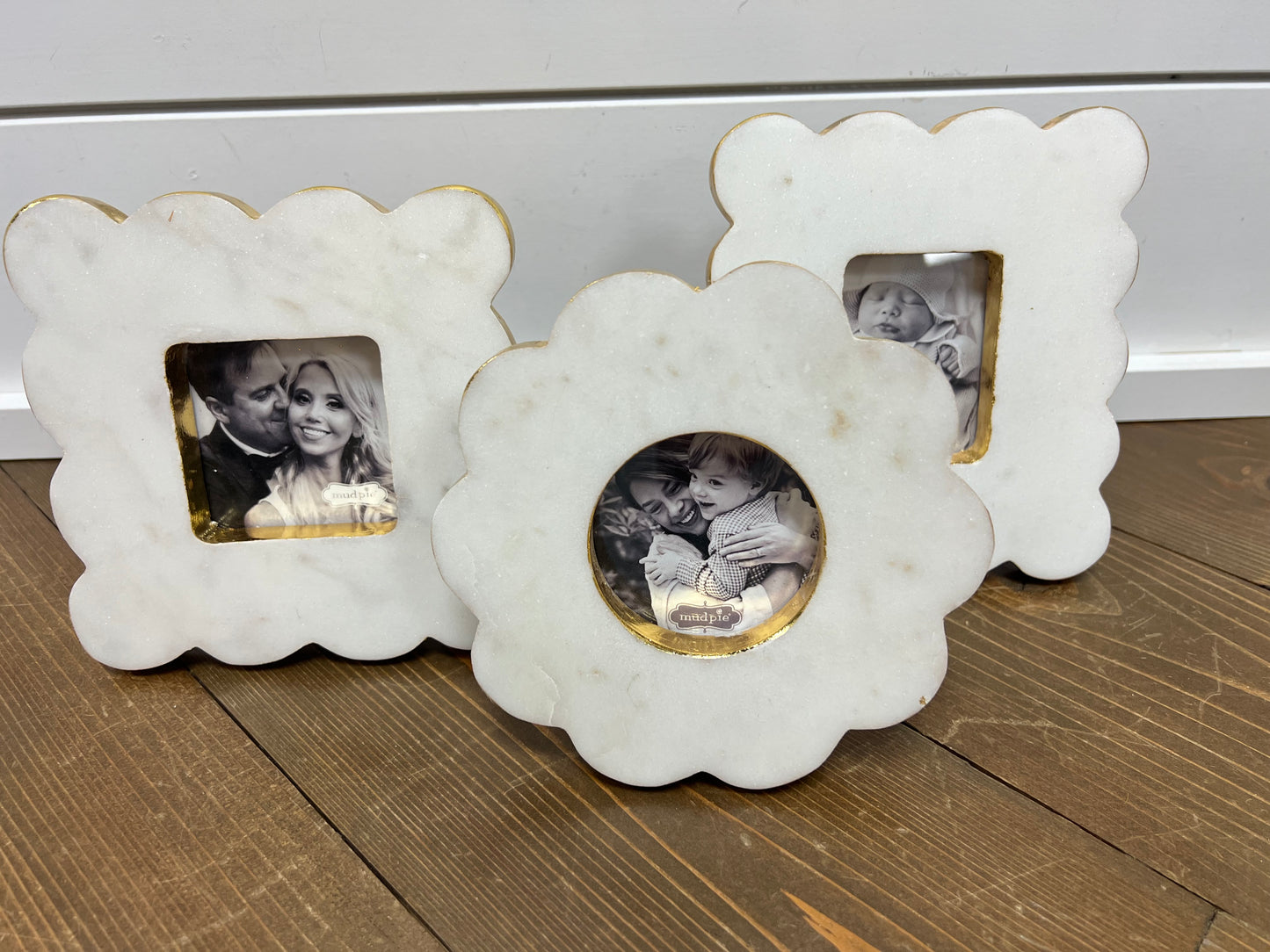 Scallop Marble Frame