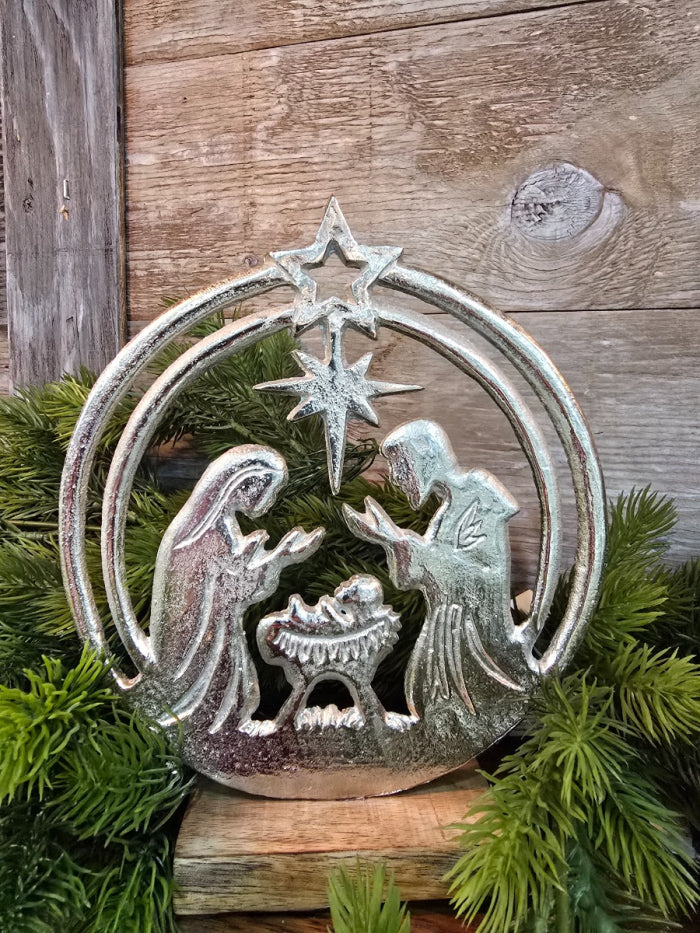 8.7x7 Round Aluminum Nativity