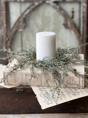 Weeping Cedar Ring/Snow/14"