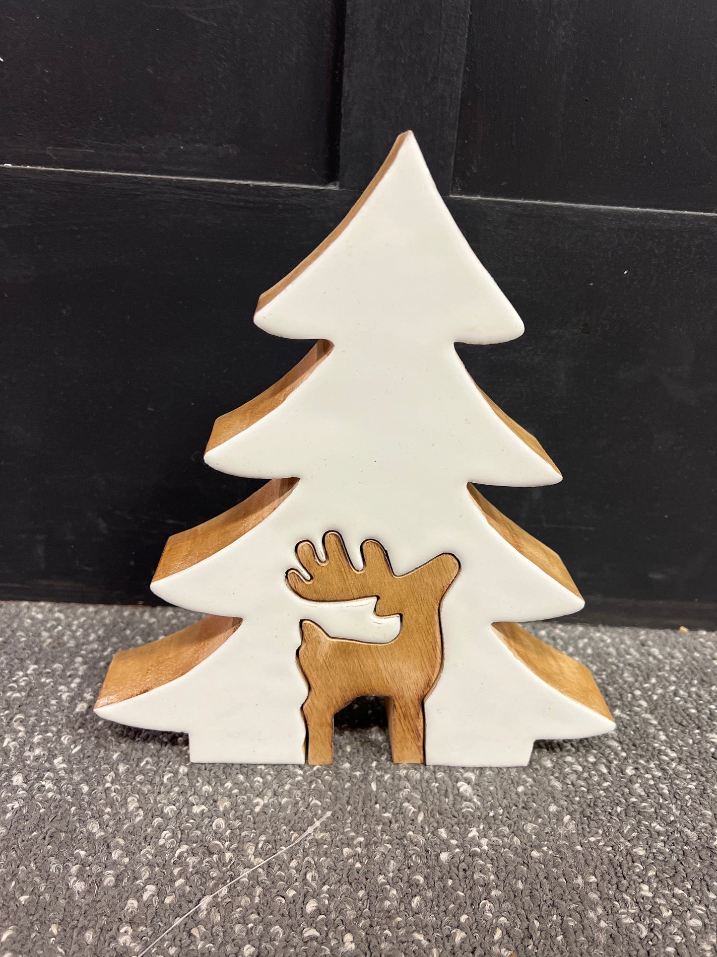 10x9.5 Wooden Tree with Reindeer