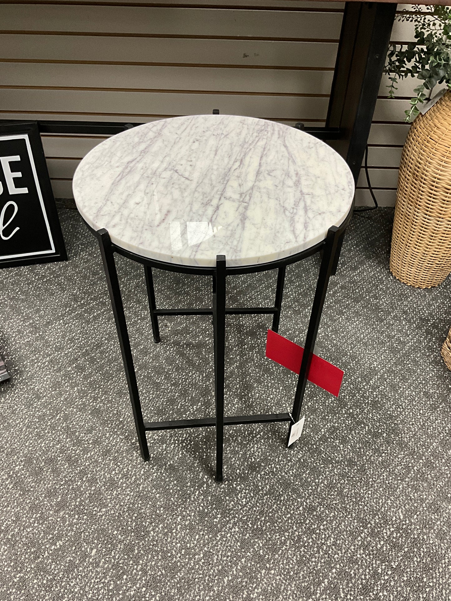 17x17x22 Iron Marble Table