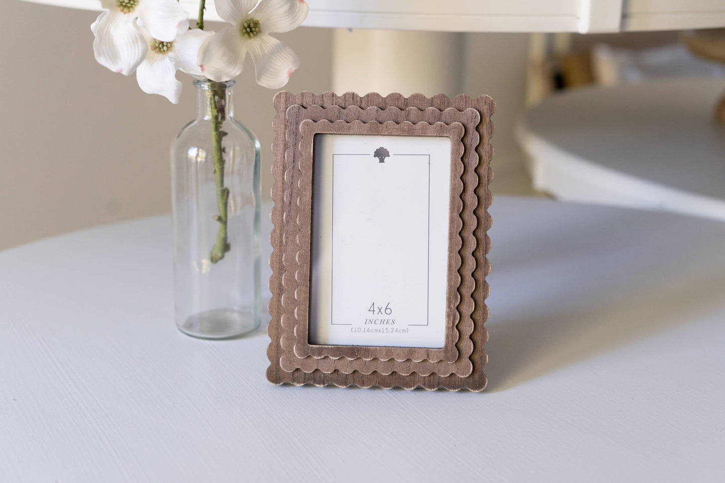 wood scallop photo frame for 4x6 pic, espresso