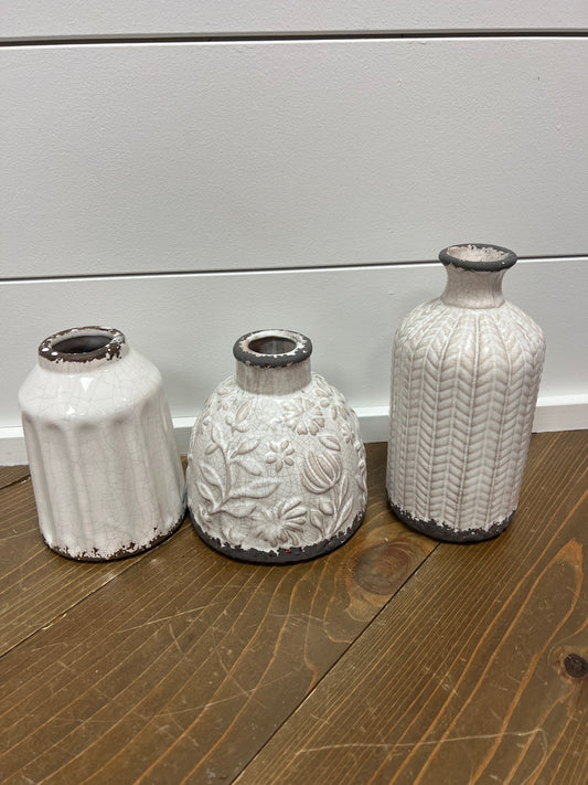 White Patterned Vase Asst