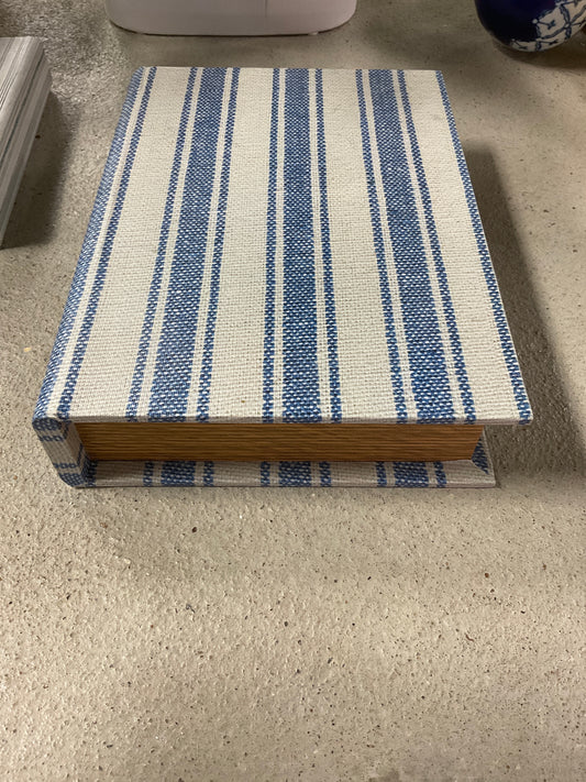 MD Canvas Book Box