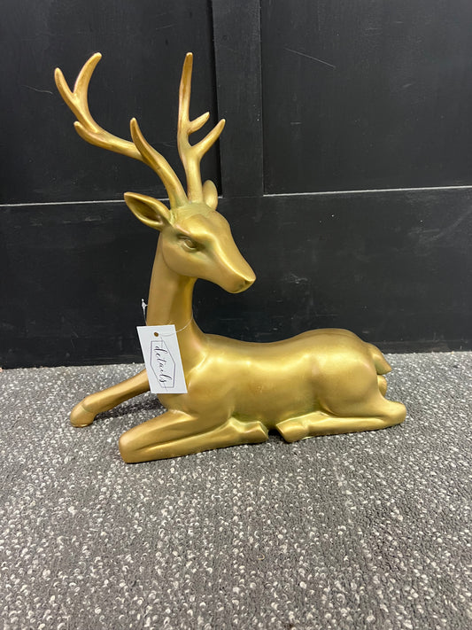Golding Sitting Deer