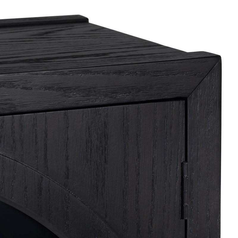 70 x 18 x 32 (in) Braxton four-door sideboard