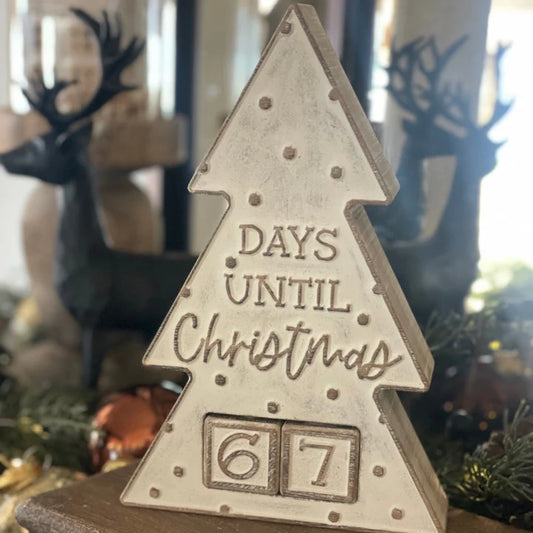 CARVED COUNTDOWN TREE