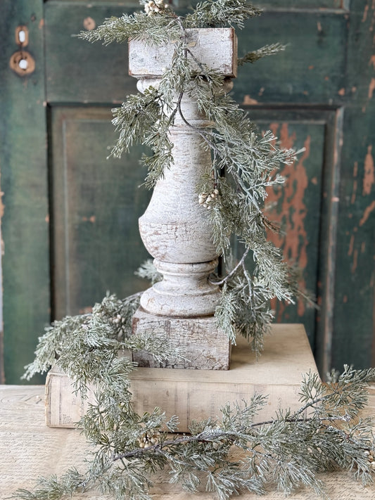 6" Tee Berry Cedar Garland
