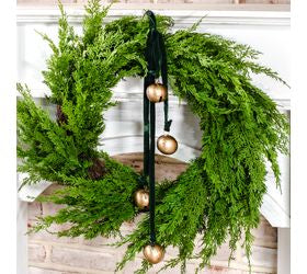 26" Green Velvet 4 Bell Hanger