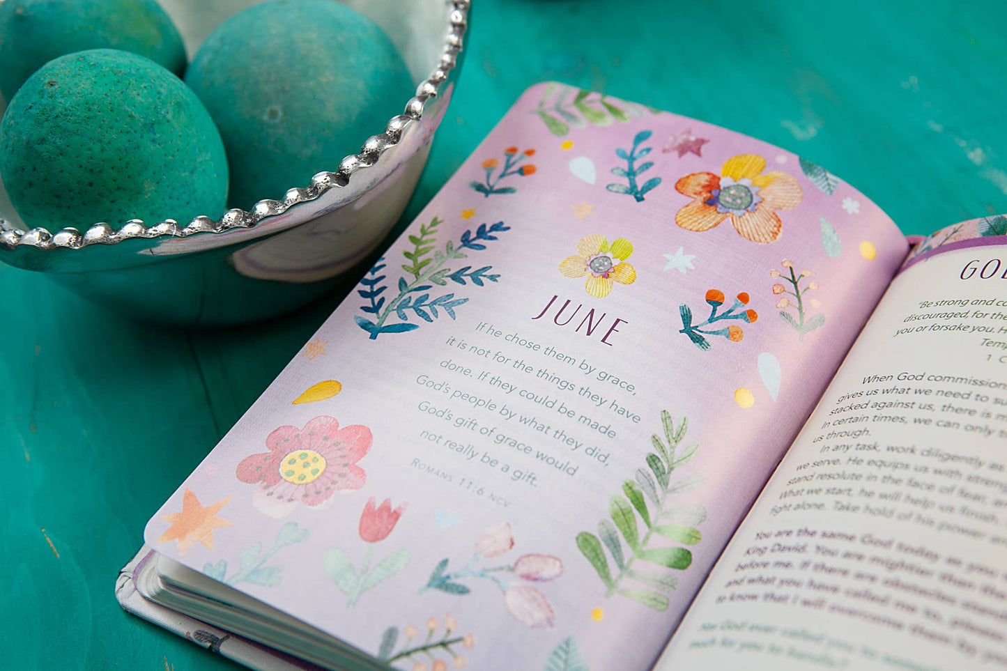 Amazing Grace (Yearlong Devotional)
