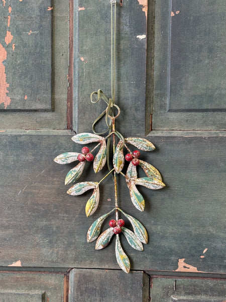10.25 Merry Mistle Ornament