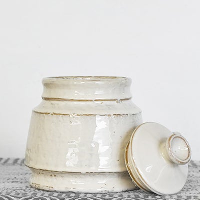6.7" WHITE CANISTER WITH LID